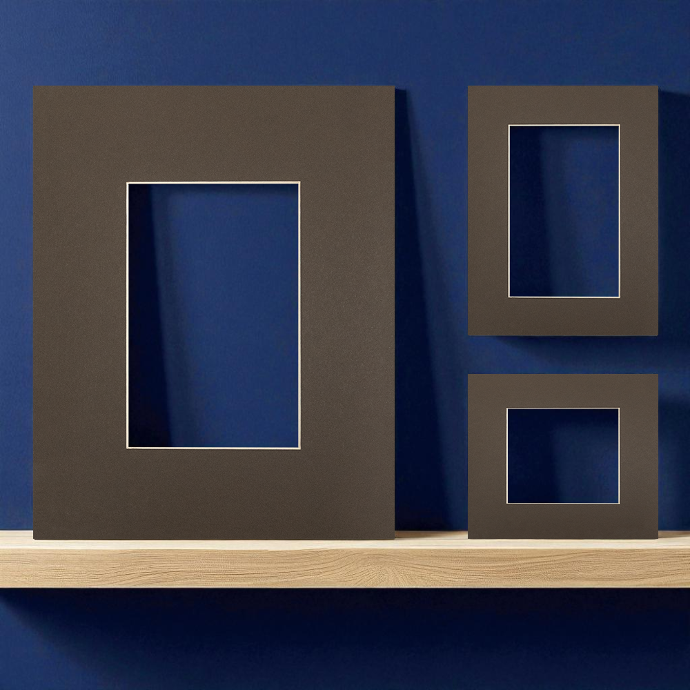 Dark taupe mount with a white core