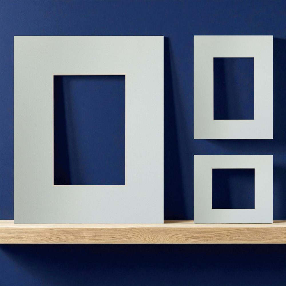 Light grey mount with solid core